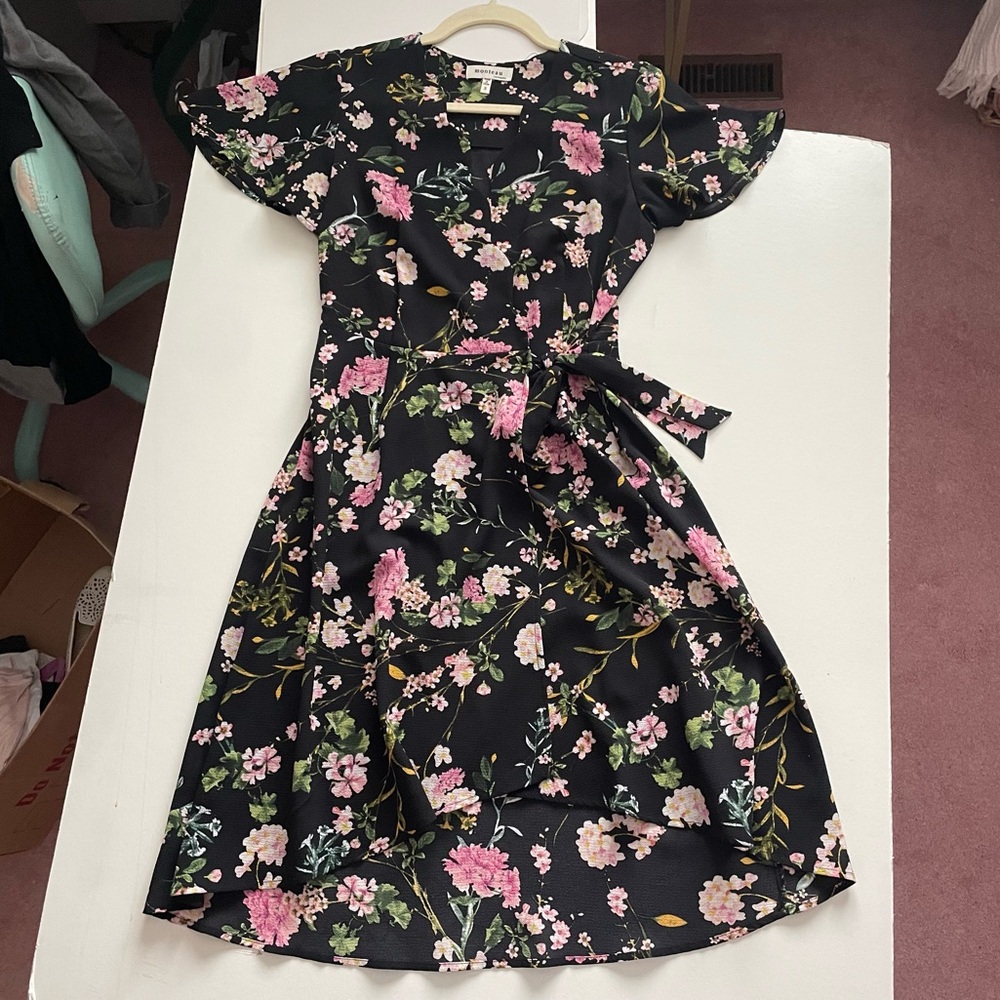 💚3/$15💚 Small | MONTEAU, scallop neck black flora wrap dress
